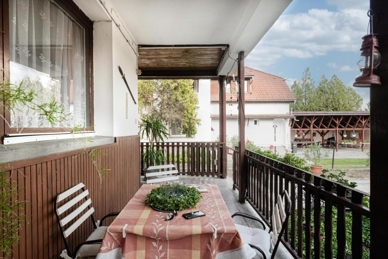 Vadkacsa apartmanház medencével Zamárdi Kültér fotó